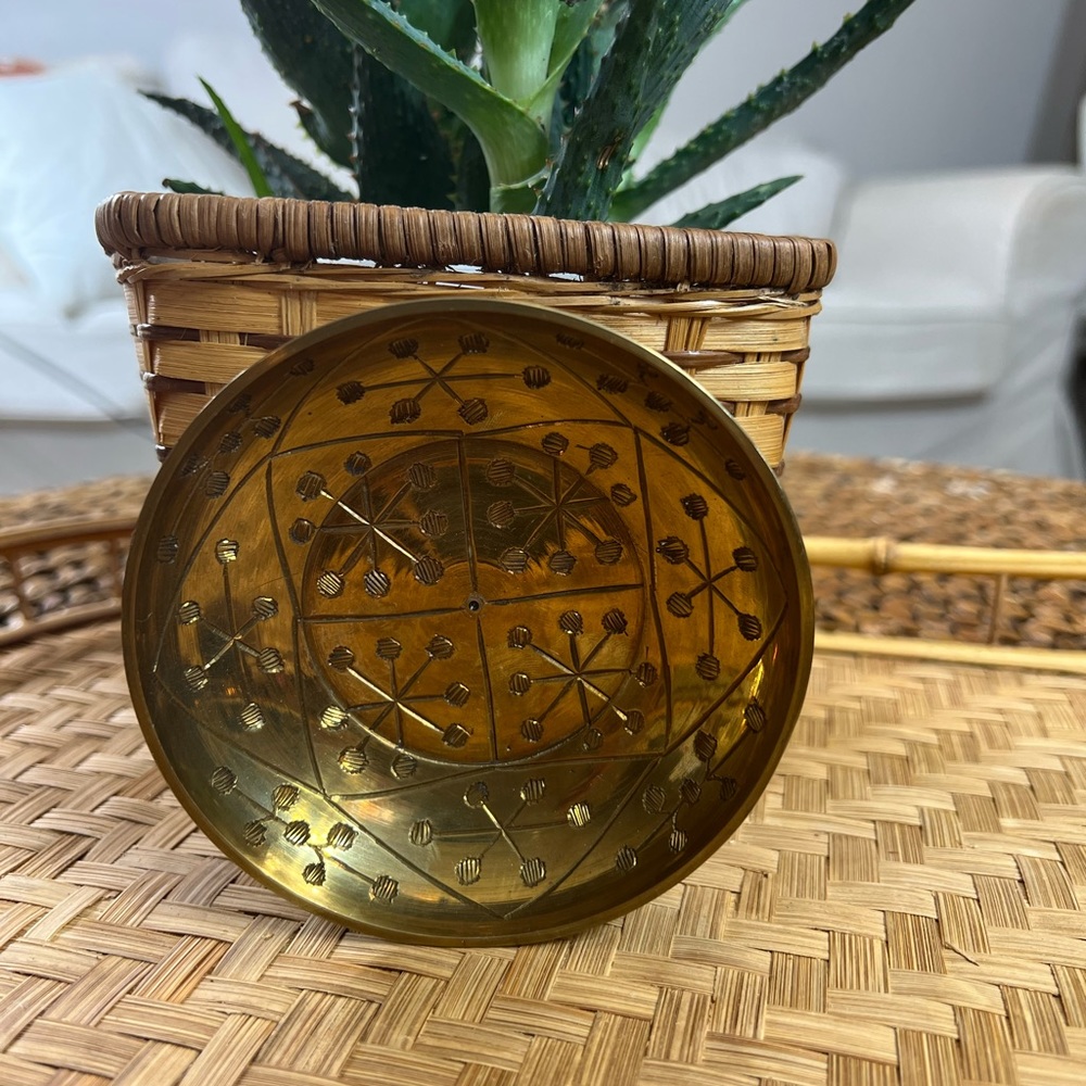Set of 4 Vintage MCM Sarna Brass Trinket Bowls - Picture 4 of 7